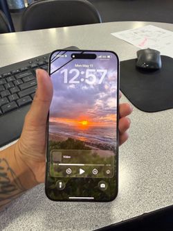 iPhone 15 pro max 512 gb UNLOCKED