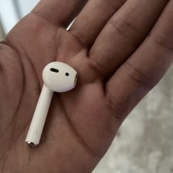 Left Air Pod 