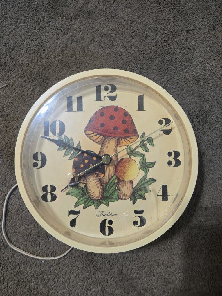 Vintage Merry Mushroom Clock-works!