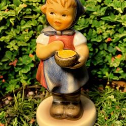 Hummel Goebel Germany 1995/96 TMK-7 From Me To You Figurine, 3.5”