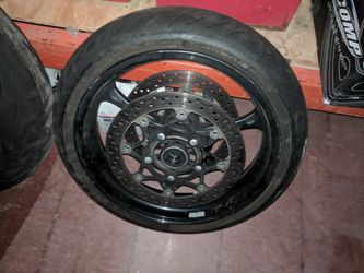2006 2005 Gsxr 1000 wheels for sale.