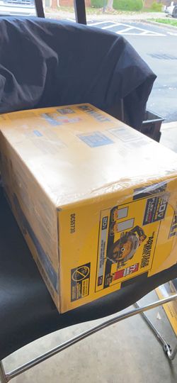 DEWALT 20-Volt MAX Lithium Ion Cordless Brushless 7-1/4 in. Circular Saw with FLEXVOLT ADVANTAGE (Tool Only)