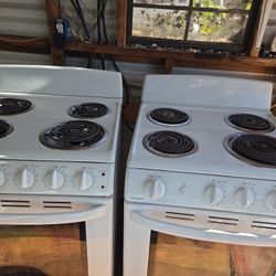 2 Hotpoint 24 In Electric Stoves