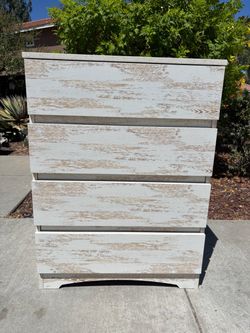 Rustic White Dresser Chest of Drawers Furniture Great Condition