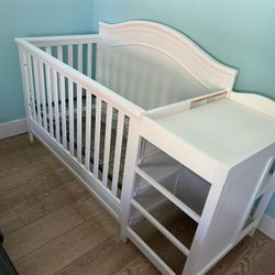 Charlie 4-in-1 Convertible Crib and Changer with Storage