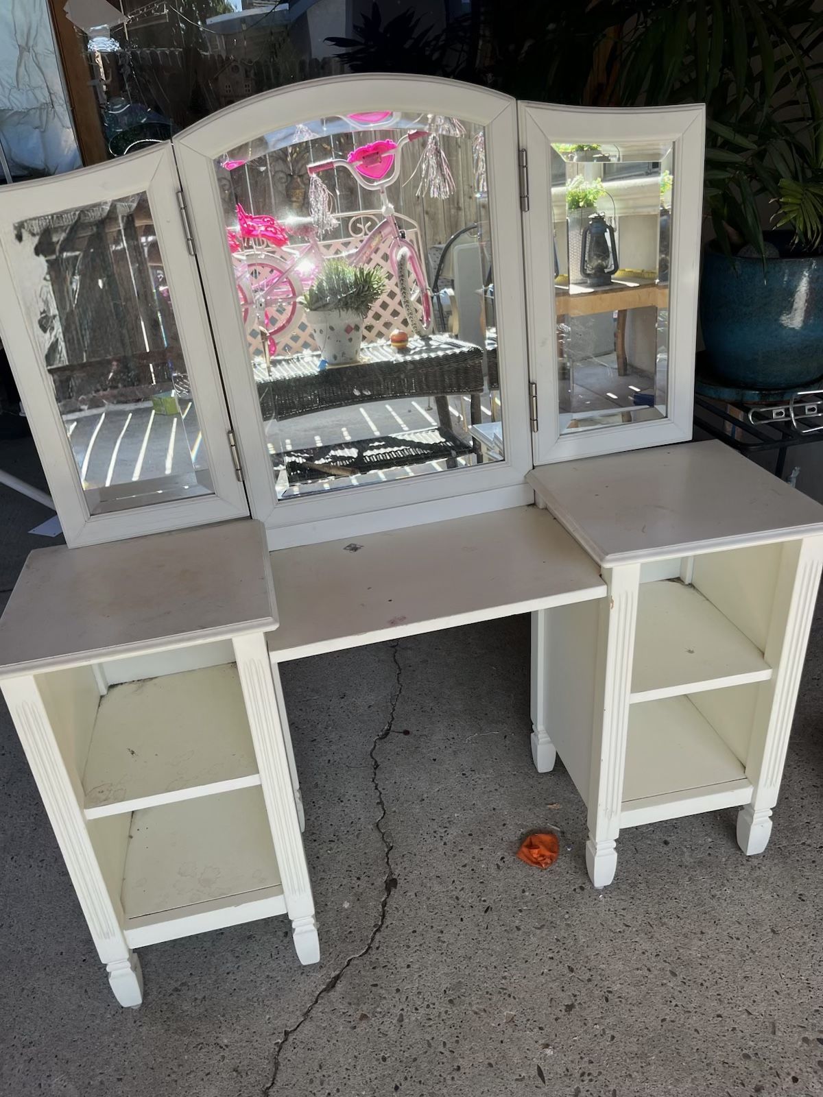 Children’s Vanity