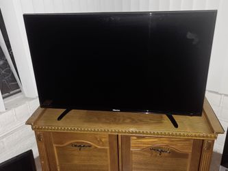Hisense Flat Screen TV with Stand