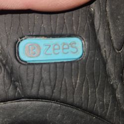 SIZE 9.5 SUPER COMFORTABLE 