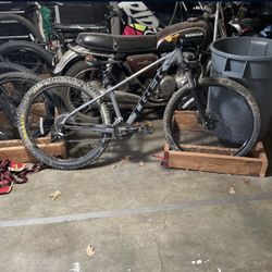  Small marlin six trek mountain bike
