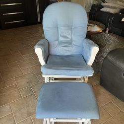 Rocking Chair w/Foot Stool
