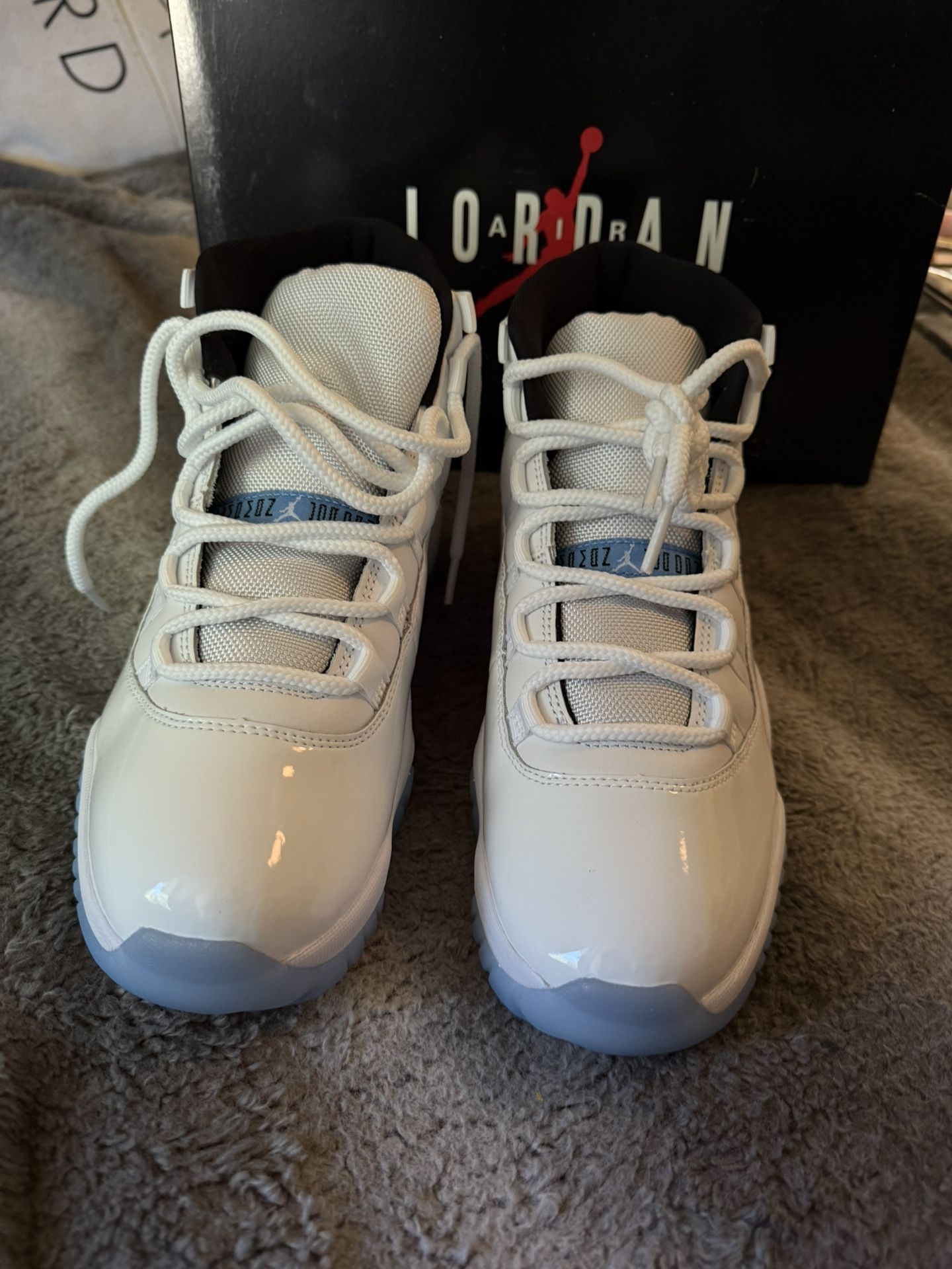 Jordan 11’s LEGEND BLUE SZ9 