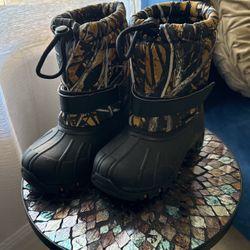 snow boots toddler Size 11