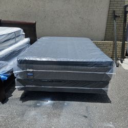 Brand New Queen Size Plush Pillow Top Sealy Posture Pedic Mattress And Box Spring In Plastic 