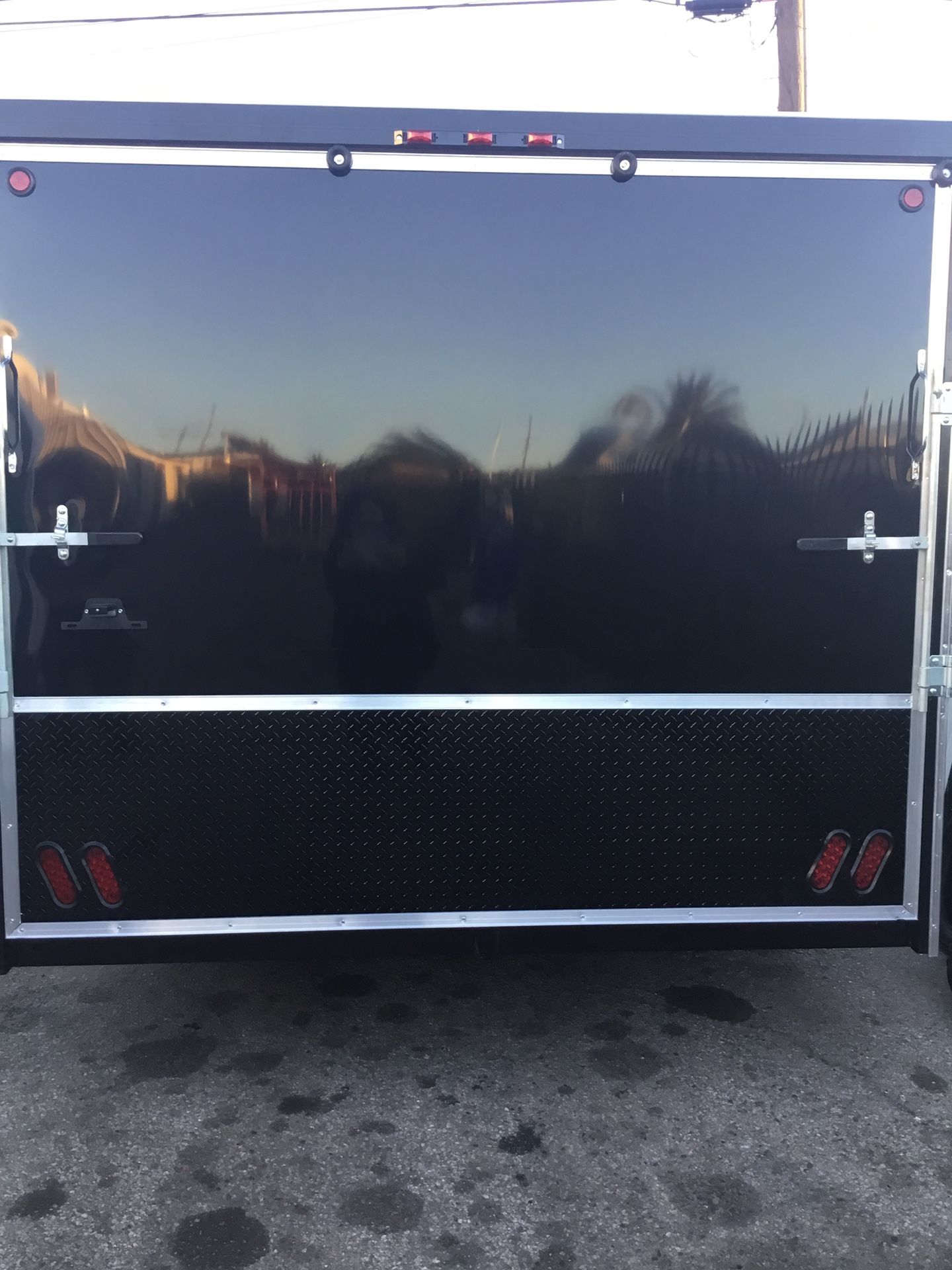 8.5x18x7 ENCLOSED CARGO TRAILER