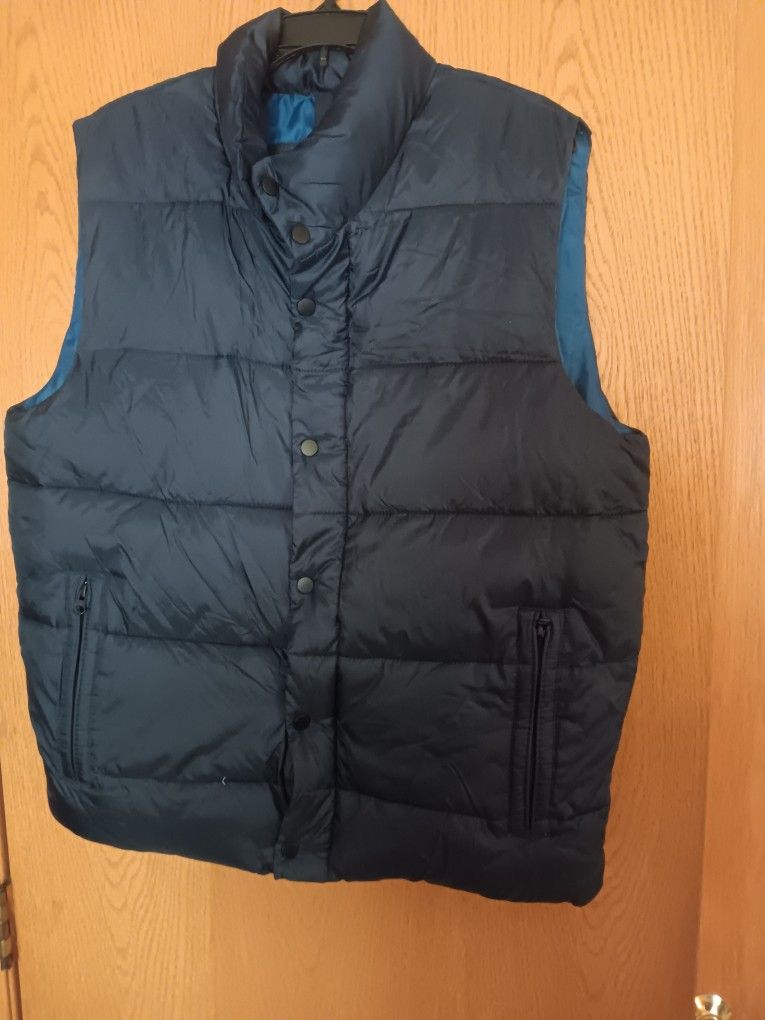 Men's Size Medium,  Old Navy Puffer Vest 