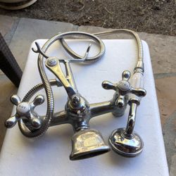 Clawfoot Tub Faucets & Shower Head