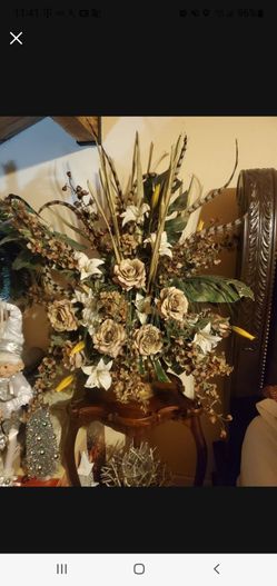 Decorating Flowers Ornament
