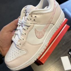 Nike Dunk Low Pink Paisley Size Women’s 10.0