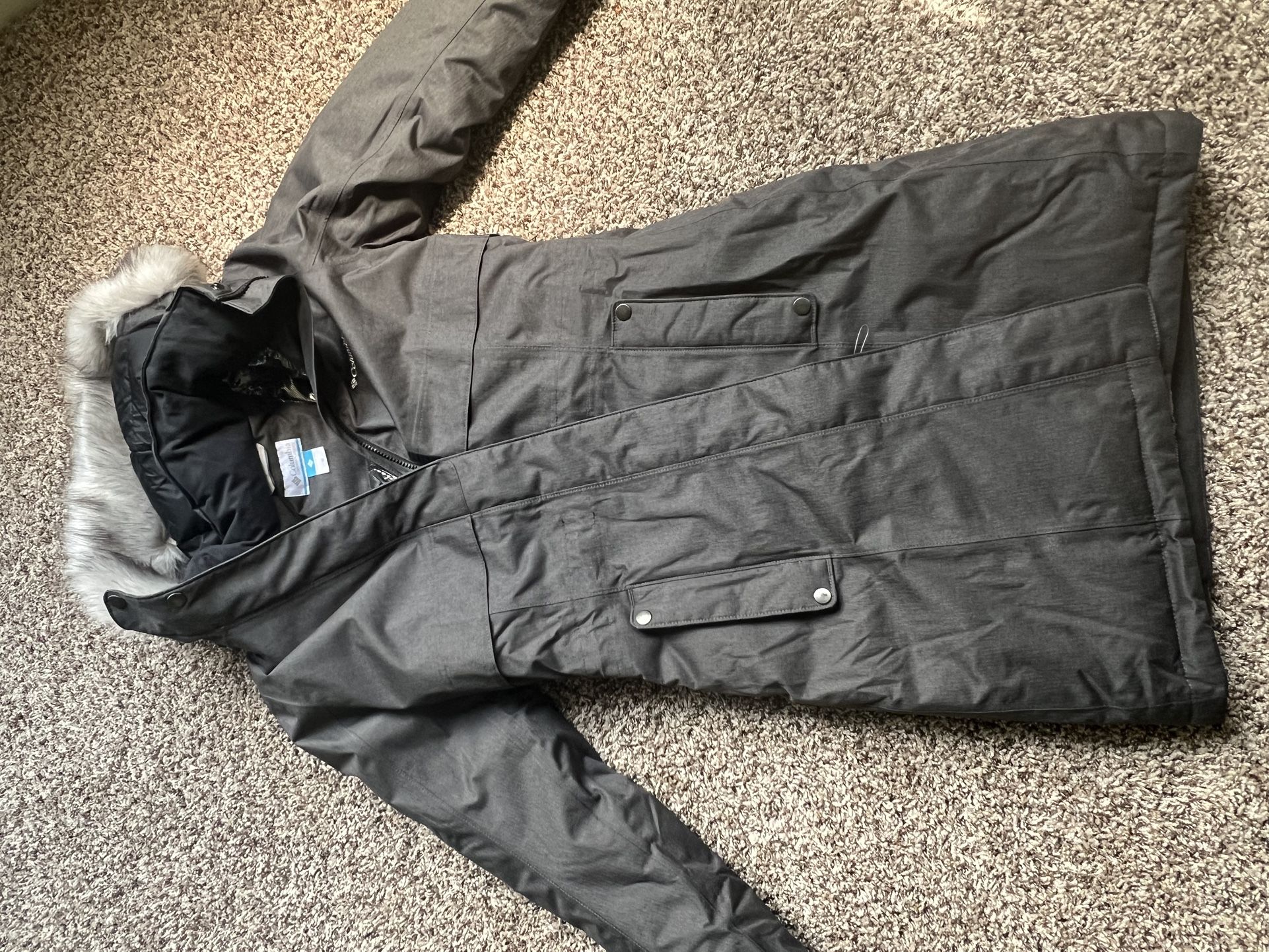 Snow: Coat : Jacket