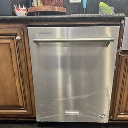 KitchenAid KDTM404KPS Dishwasher – Stainless Steel – Brand New