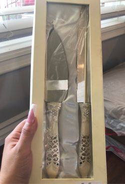 Wedding cake cutters