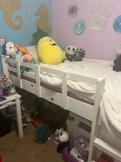 Kids Twin low loft bed