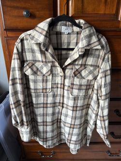 Women’s Sweater (Medium)