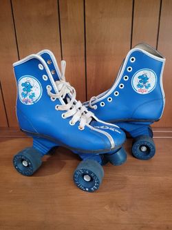 Vintage Blue Smurf Roller Derby Skates