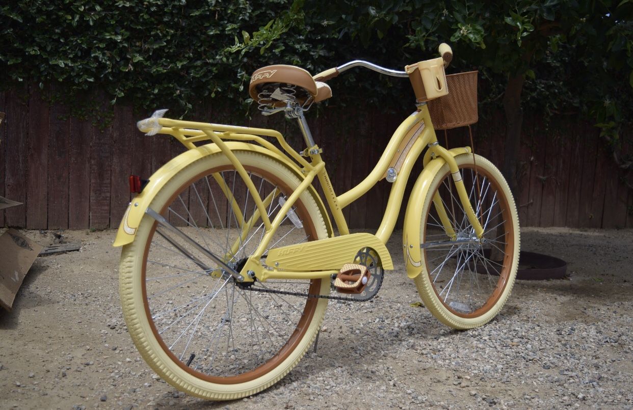 Huffy 26” Nel Lusso Yellow