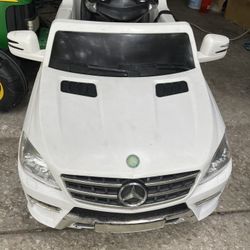 Kids Mercedes Benz  Power Car Needs New Battery 