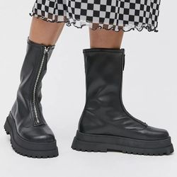 New 💗 Urban outfitters UO Zola Zip Platform Boot