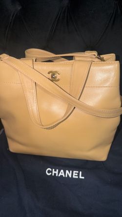 CHANEL Turnlock Purse