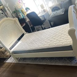 Beautiful  Twin Size Bed
