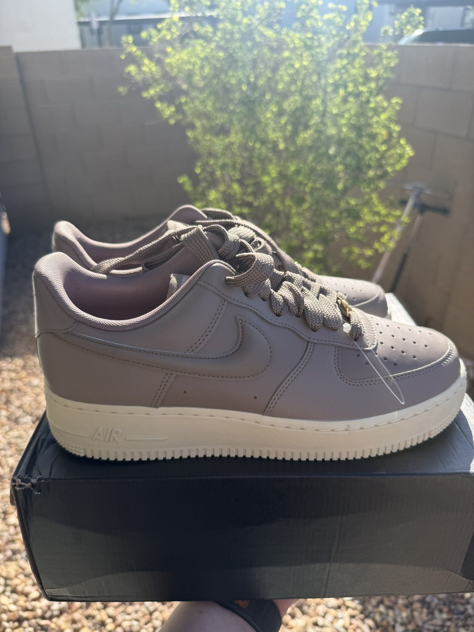 Nike Air Force 1 Low Next Nature Women’s 10.5 Mink Brown Bulbous Swoosh