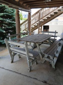 Picnic table