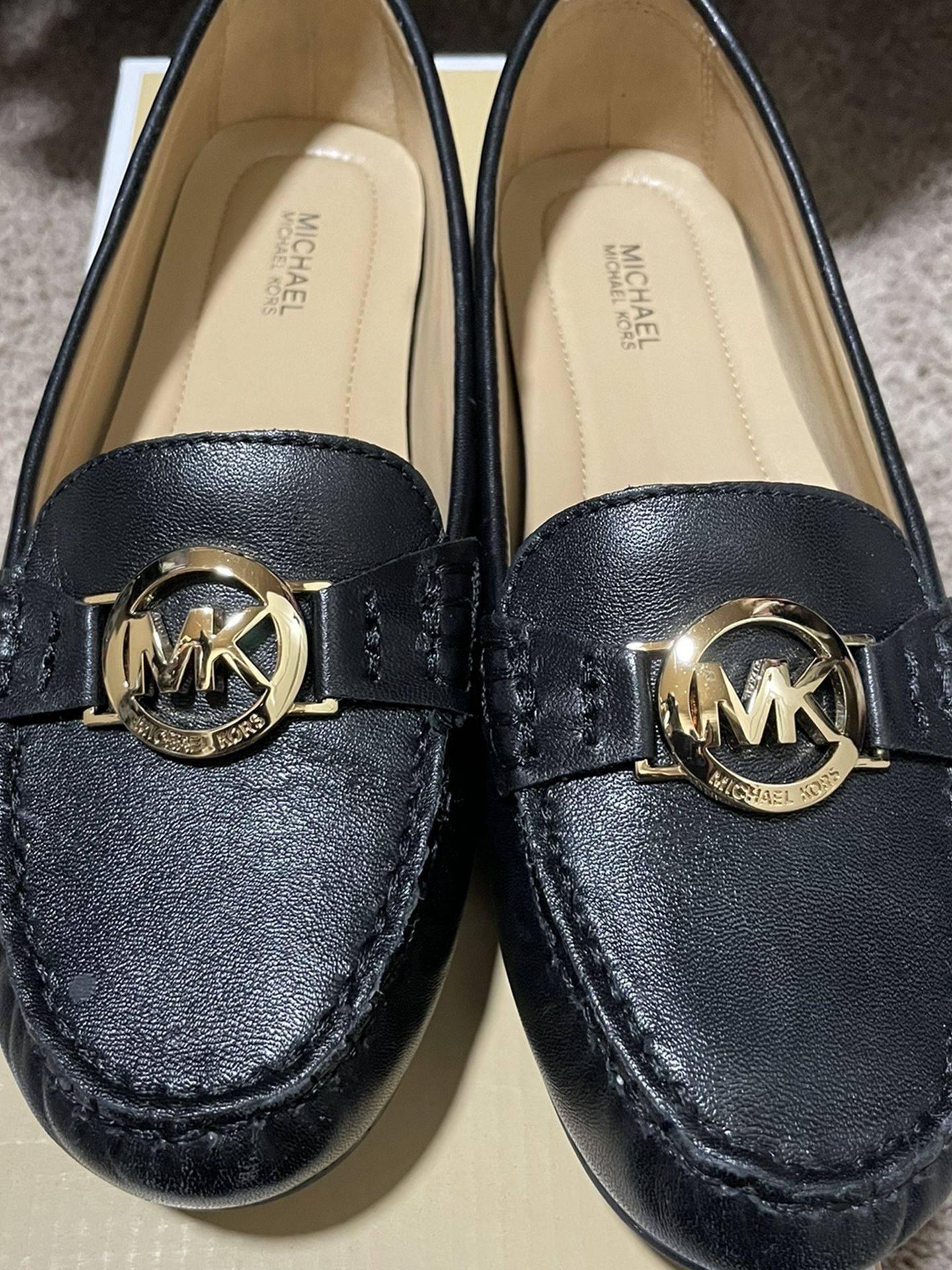 Women’s MK Shoes 6.5