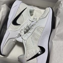 Women’s Nike basketball shoes
