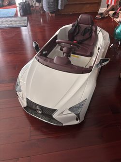 Lexus Ride On Power Wheel Car. Works!