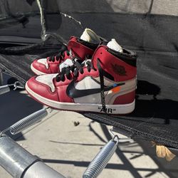 Off white Chicago Jordan 1 sz 8