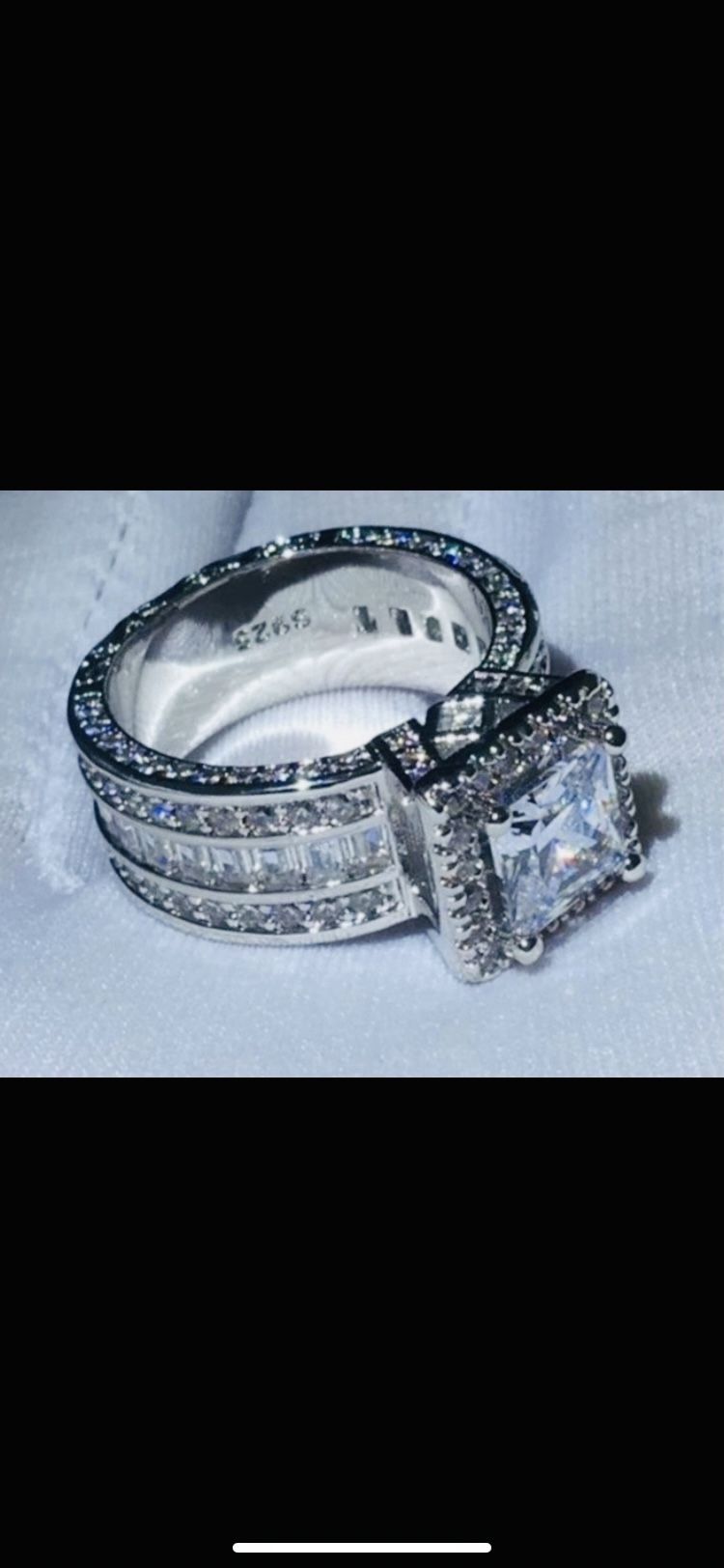 Brand New stunning Princess Cut White Sapphire Proposal Wedding BridalBand