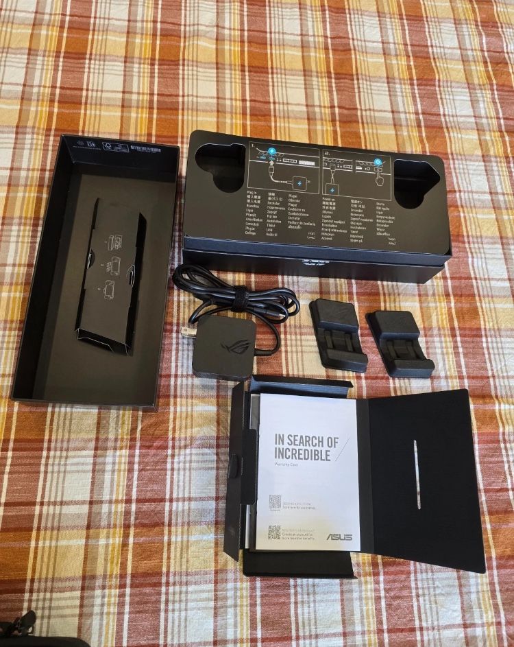 Asus ROG Ally X Z1 Extreme 2TB 24 GB RAM - Excellent Condition