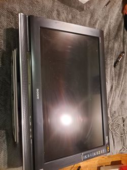 32" SONY FLATSCREEN TV