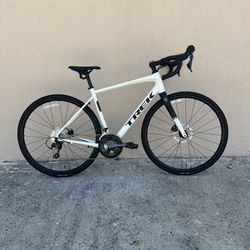 Brand New 2025 Trek Domane AL 4 Gen 4 Road Bike.