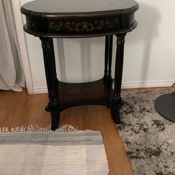 End Table (bombey Outlet Store)
