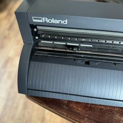 Roland Vinyl Cutter GS-24/Vinyl Roller, Power Lead & on Stand