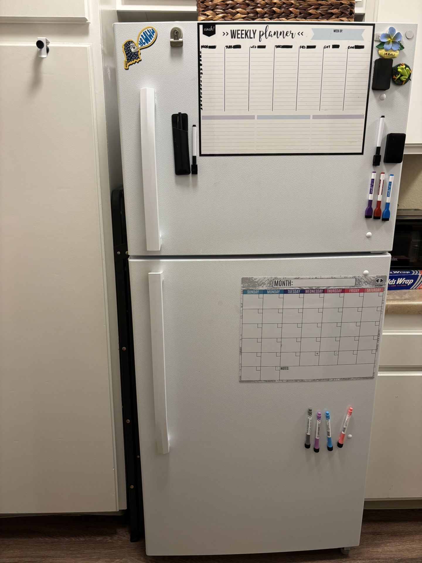 Insignia™ - 18 Cu. Ft. Top-Freezer Refrigerator with Handles - White