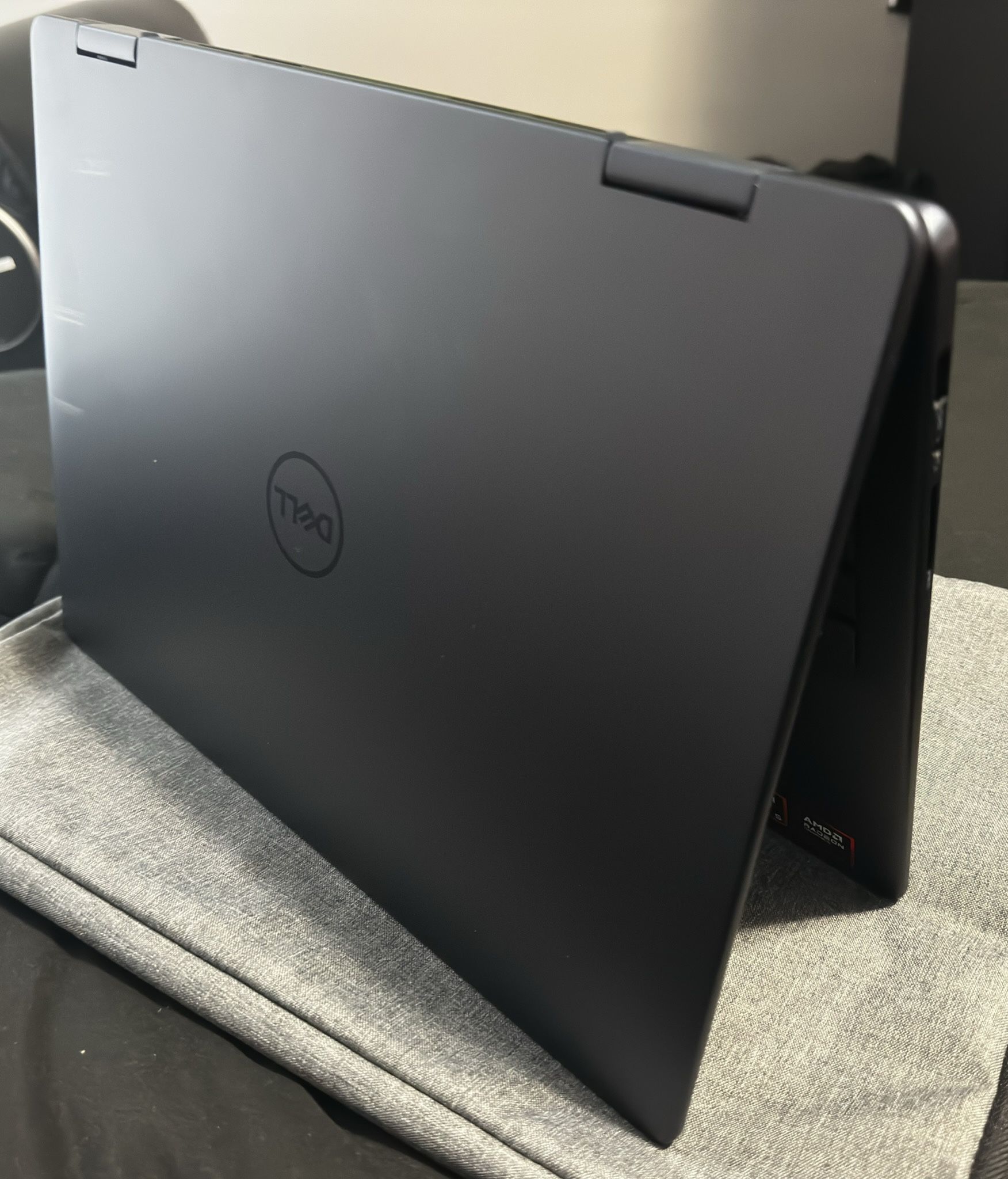 Dell Inspiron 14 2 In 1 Touchscreen Laptop AMD Ryzen 5 16 gb