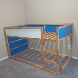 Twin Wooden Bed 