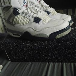 Jordan 4s