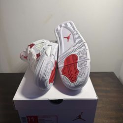 Jordan 4 Metallic Red